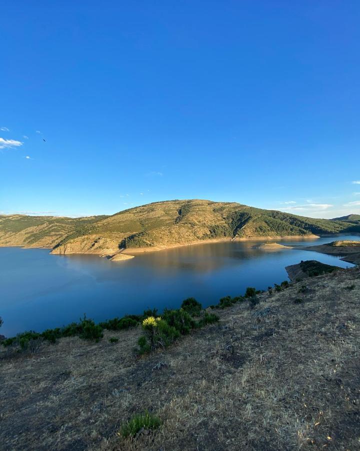 El Lago Cervera de Buitrago Ngoại thất bức ảnh