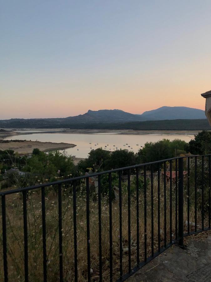 El Lago Cervera de Buitrago Ngoại thất bức ảnh
